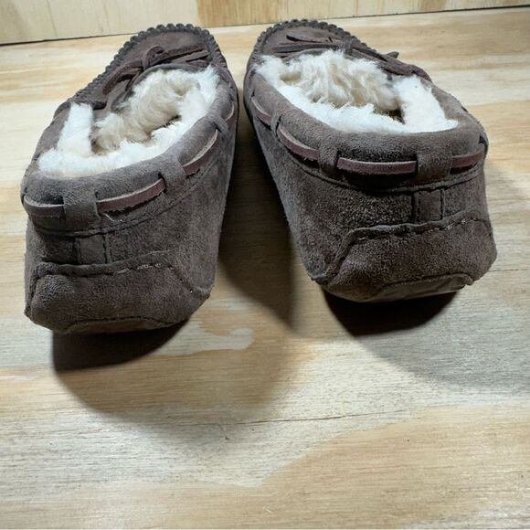 UGG Dakota Chocolate Suede Moccasin Slippers Women’s Size 7 - Picture 6 of 9